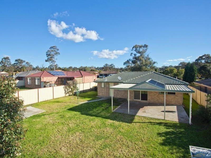 11 Schanck Drive, Metford NSW 2323