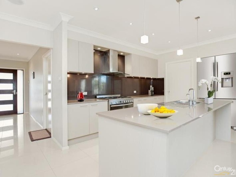 2 Niven Parade, Rutherford NSW 2320