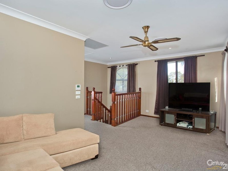 2 Treasure Street, Rutherford NSW 2320