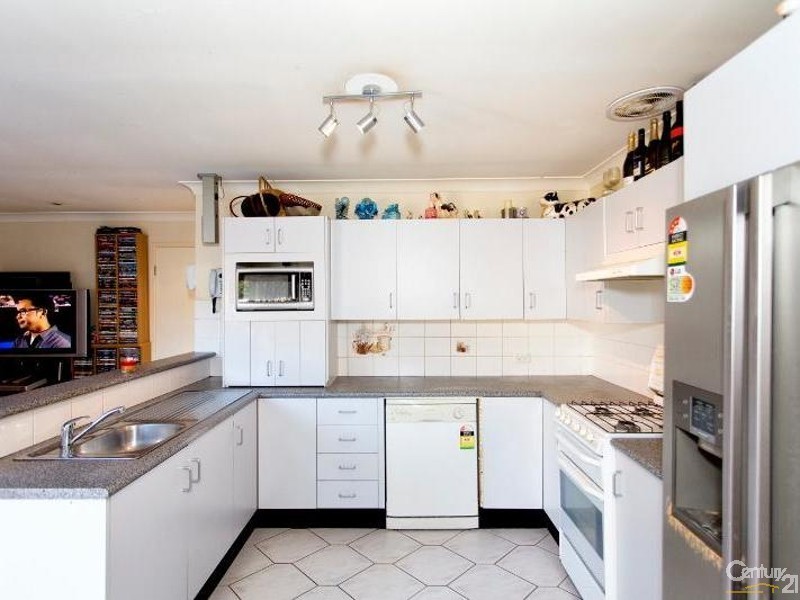 6 Woodbine Close, Woodberry NSW 2322