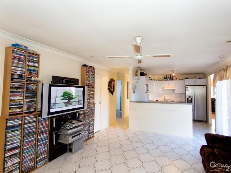 6 Woodbine Close, Woodberry NSW 2322