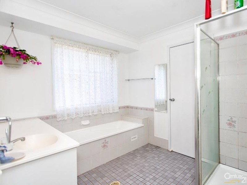 6 Woodbine Close, Woodberry NSW 2322