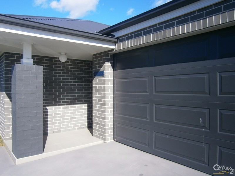 8 Pondhawk, Chisholm NSW 2322