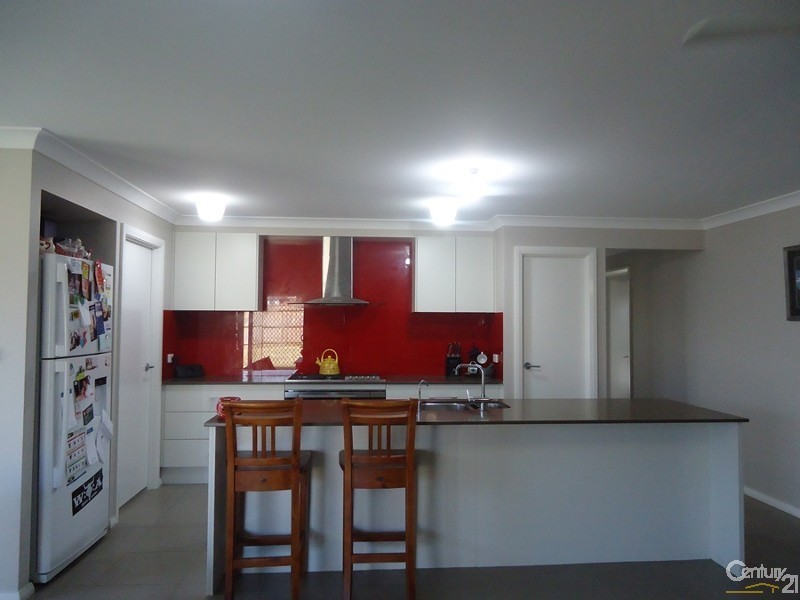 8 Pondhawk, Chisholm NSW 2322