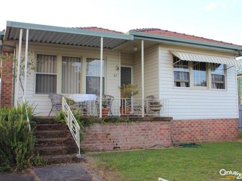 27 Tenambit Street, East Maitland NSW 2323