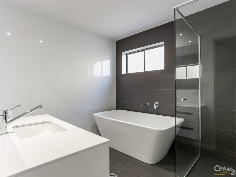 4 Heath Avenue, Aberglasslyn NSW 2320