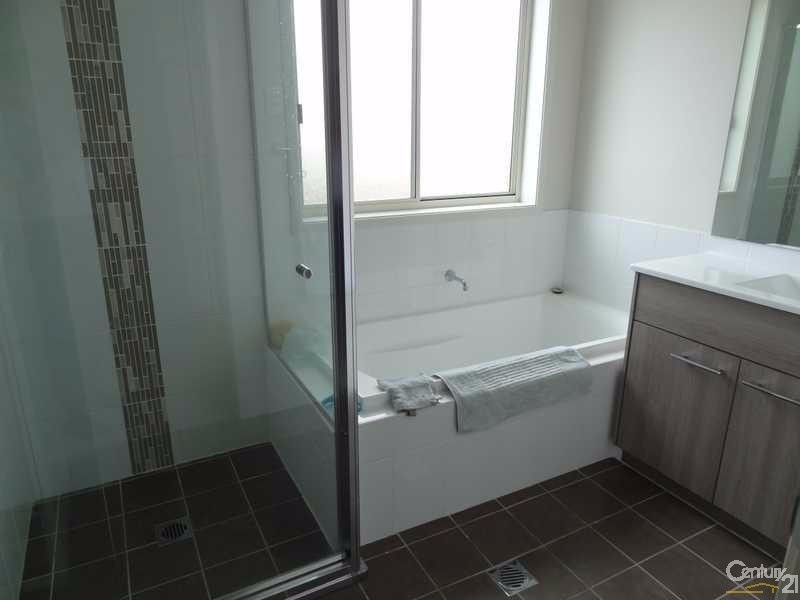 9 Johnson Drive, East Maitland NSW 2323