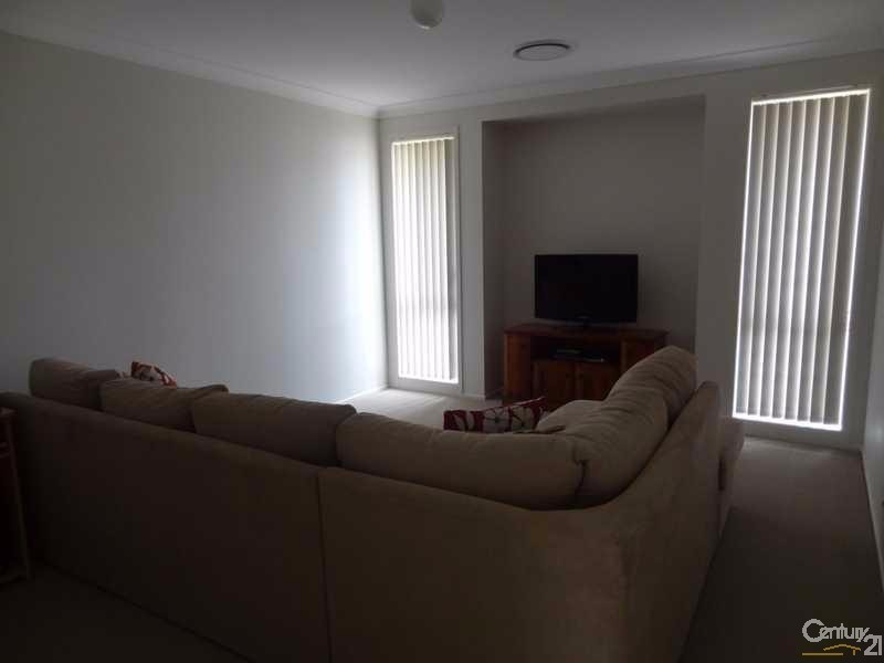 9 Johnson Drive, East Maitland NSW 2323