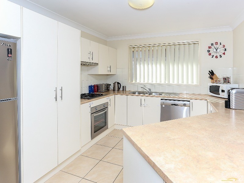 5 Hibiscus Crescent, Aberglasslyn NSW 2320