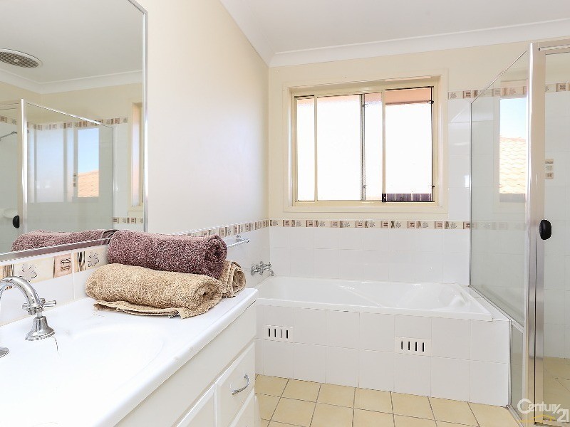 5 Hibiscus Crescent, Aberglasslyn NSW 2320