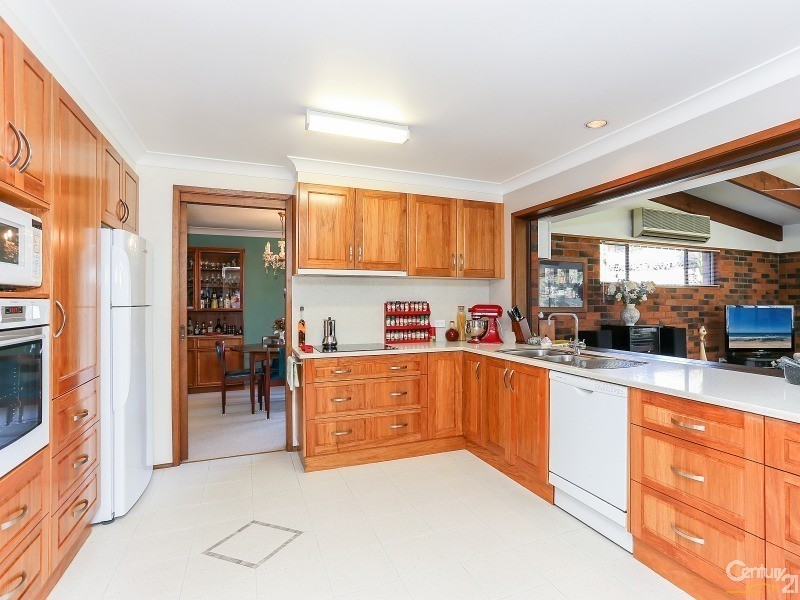 14 Wakehurst Crescent, Metford NSW 2323