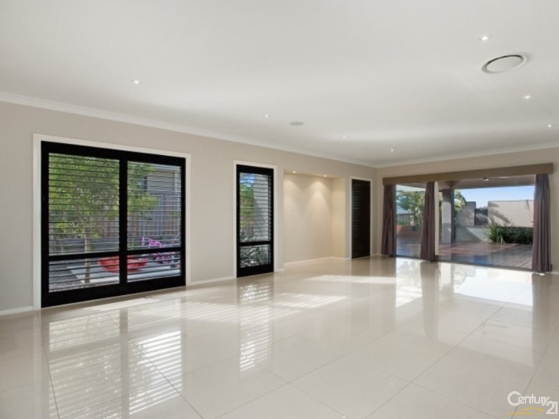 2 Niven Parade, Rutherford NSW 2320
