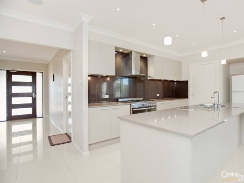 2 Niven Parade, Rutherford NSW 2320