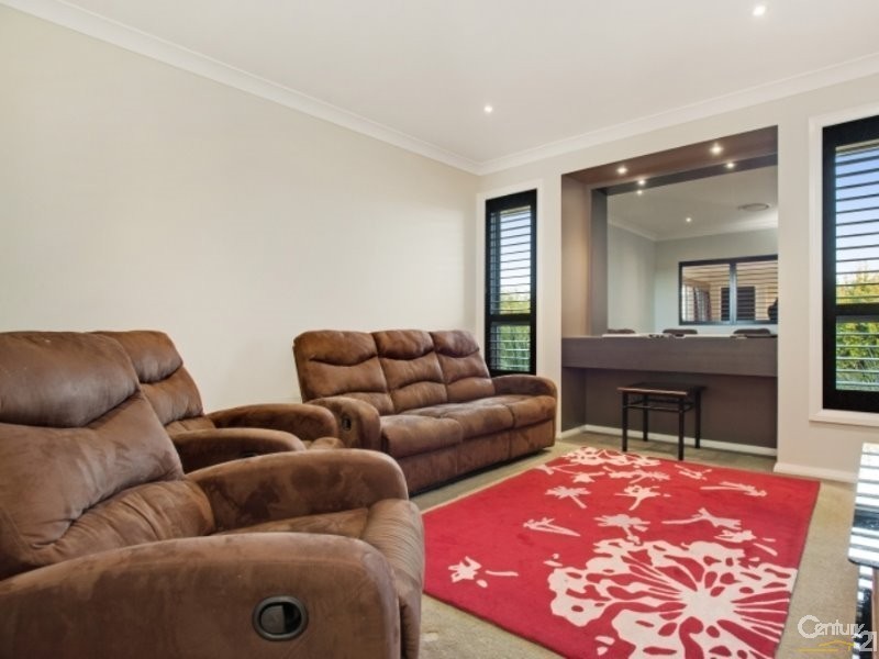 2 Niven Parade, Rutherford NSW 2320
