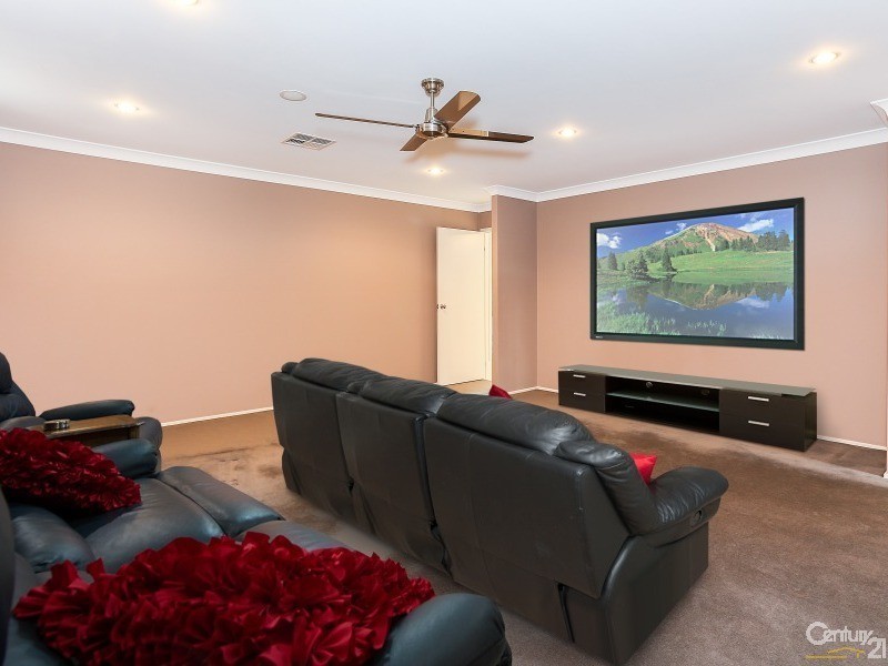 15 Lowe Street, Metford NSW 2323