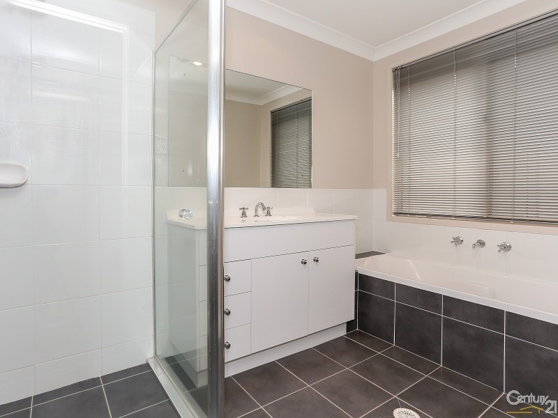 15 Lowe Street, Metford NSW 2323