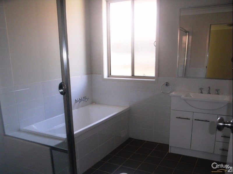 24/12 Denton Park Drive, Rutherford NSW 2320