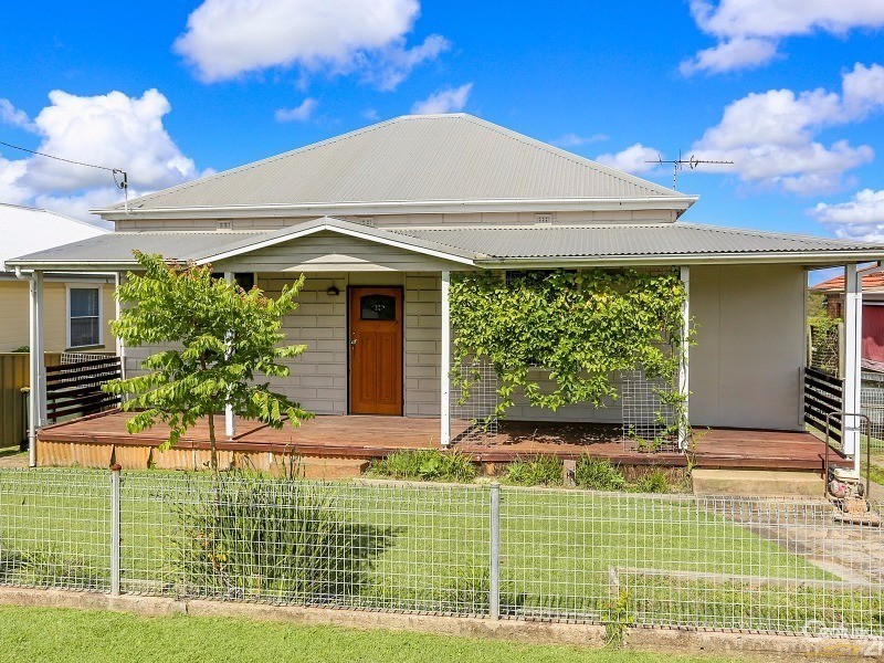 14 Sinclair Street, East Maitland NSW 2323