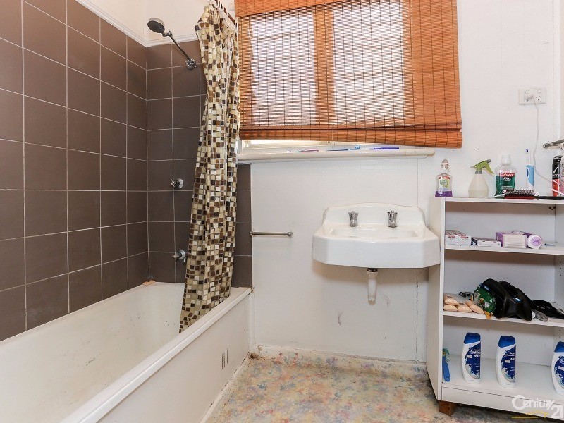 14 Sinclair Street, East Maitland NSW 2323