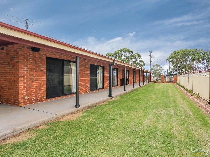 55 Largs Ave, Largs NSW 2320