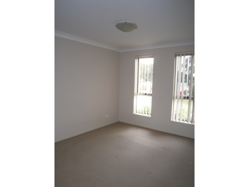 16 Lonsdale Place, Kurri Kurri NSW 2327