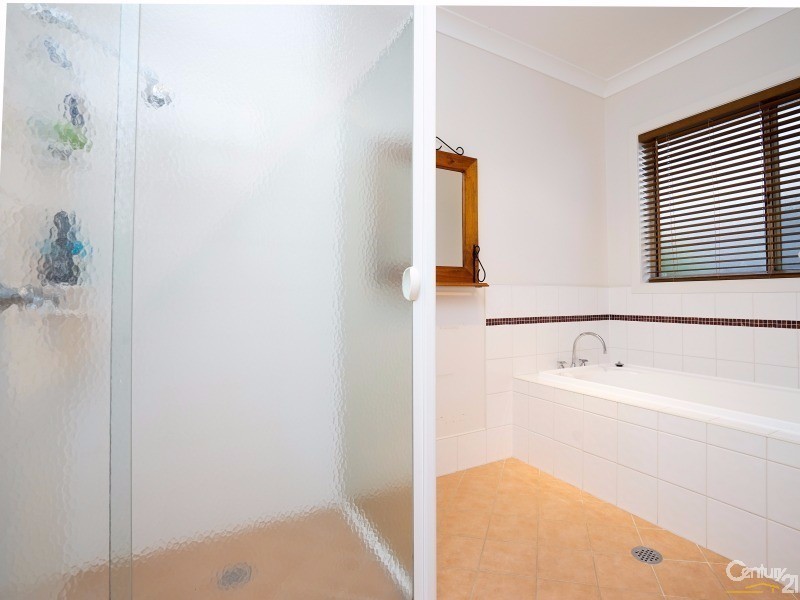63 Turnbull Drive, East Maitland NSW 2323
