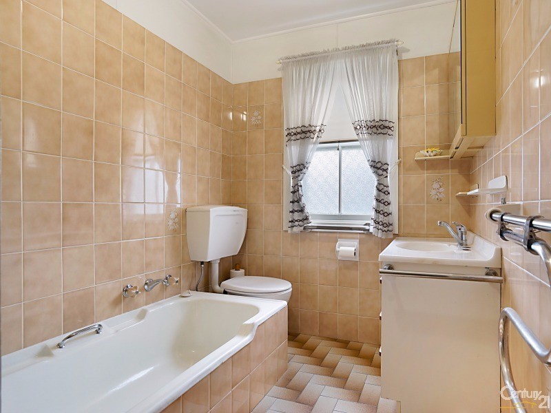 32 Elizabeth Street, Telarah NSW 2320