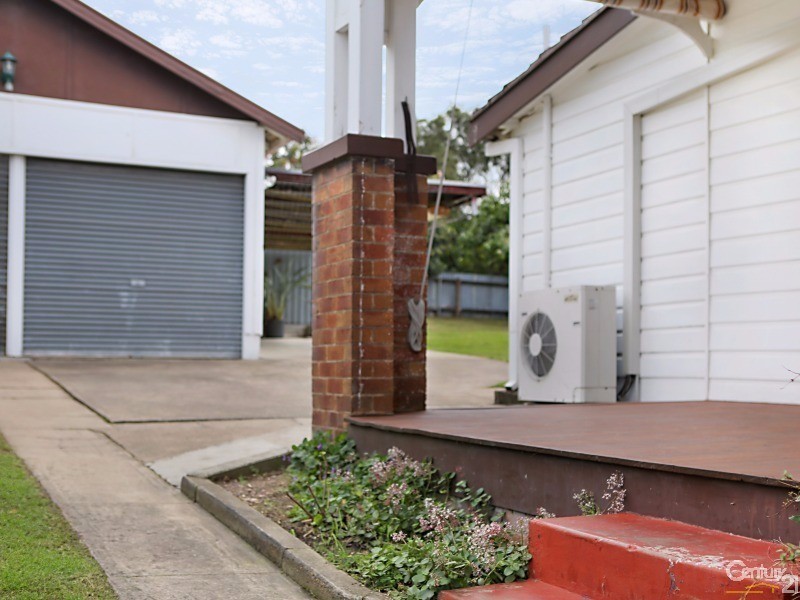 32 Elizabeth Street, Telarah NSW 2320