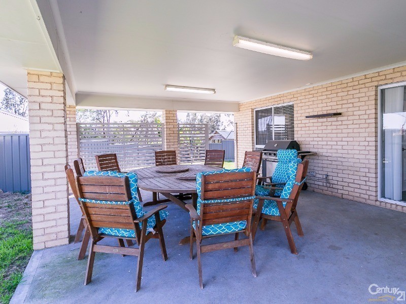 15 Fullford Cove, Rutherford NSW 2320