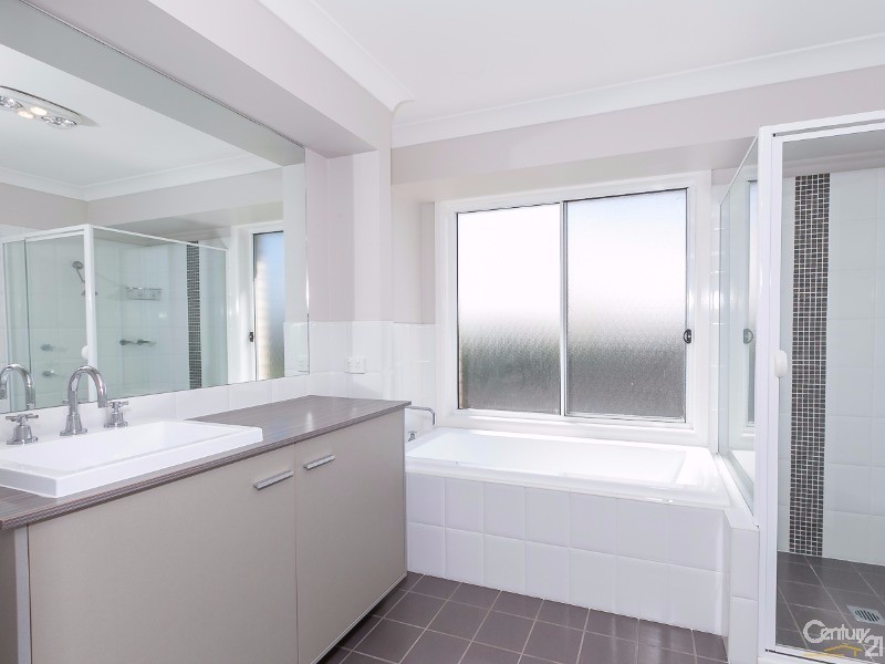 15 Fullford Cove, Rutherford NSW 2320