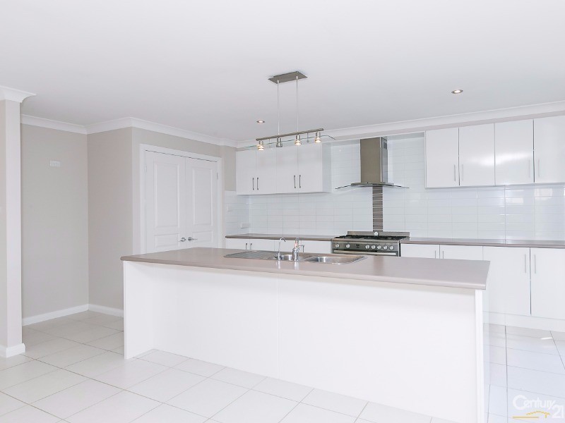 15 Fullford Cove, Rutherford NSW 2320