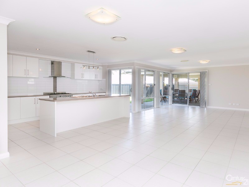 15 Fullford Cove, Rutherford NSW 2320