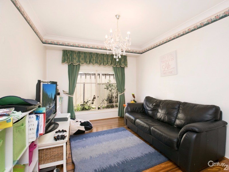 1 Lauren Close, Rutherford NSW 2320