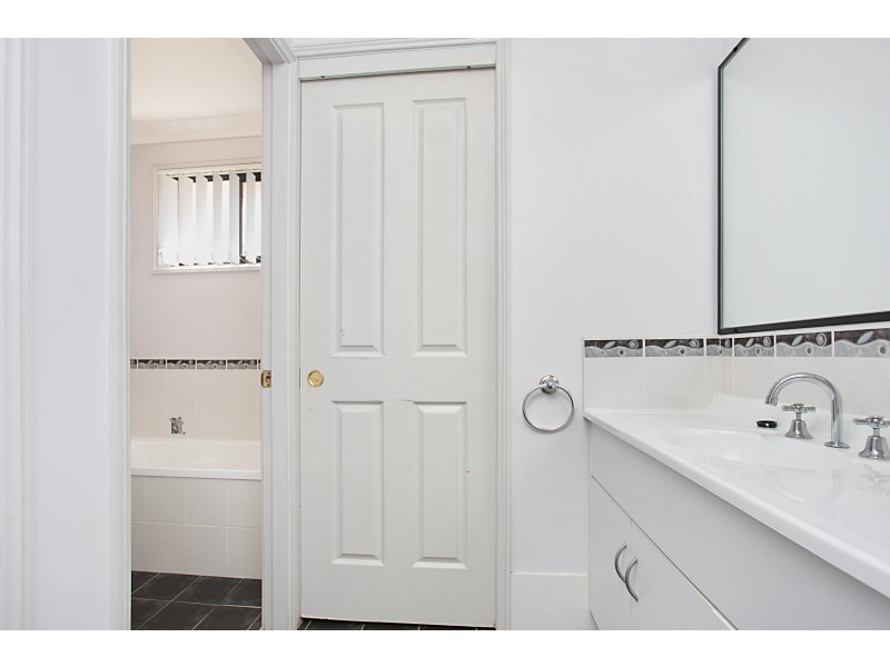 27 Pumphouse Crescent, Rutherford NSW 2320