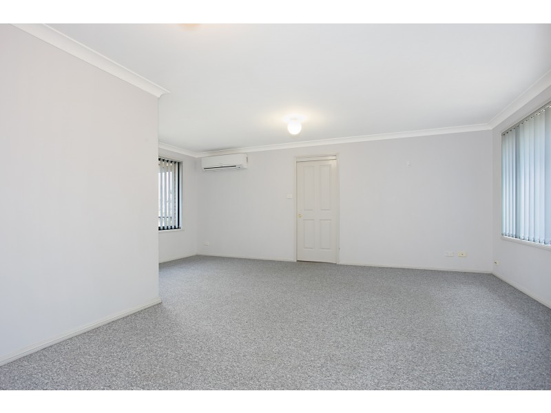 27 Pumphouse Crescent, Rutherford NSW 2320