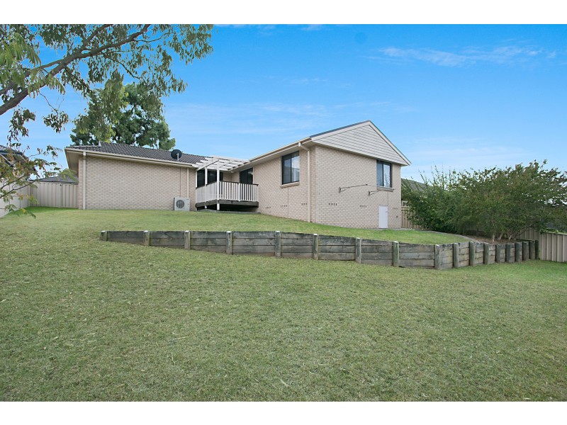 27 Pumphouse Crescent, Rutherford NSW 2320