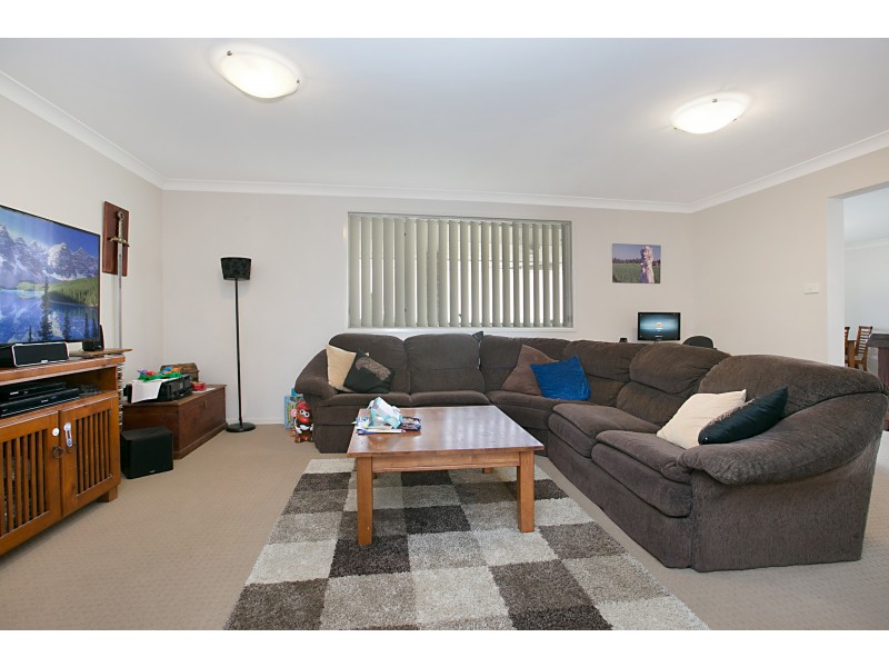 16 Jory Close, Raworth NSW 2321