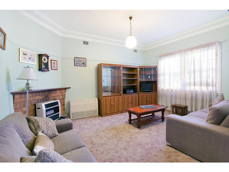 229 New England Highway, Rutherford NSW 2320