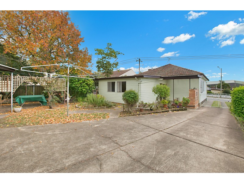 229 New England Highway, Rutherford NSW 2320