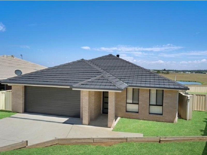 13 Andrew Court, Rutherford NSW 2320