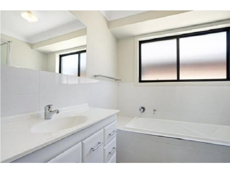 13 Andrew Court, Rutherford NSW 2320