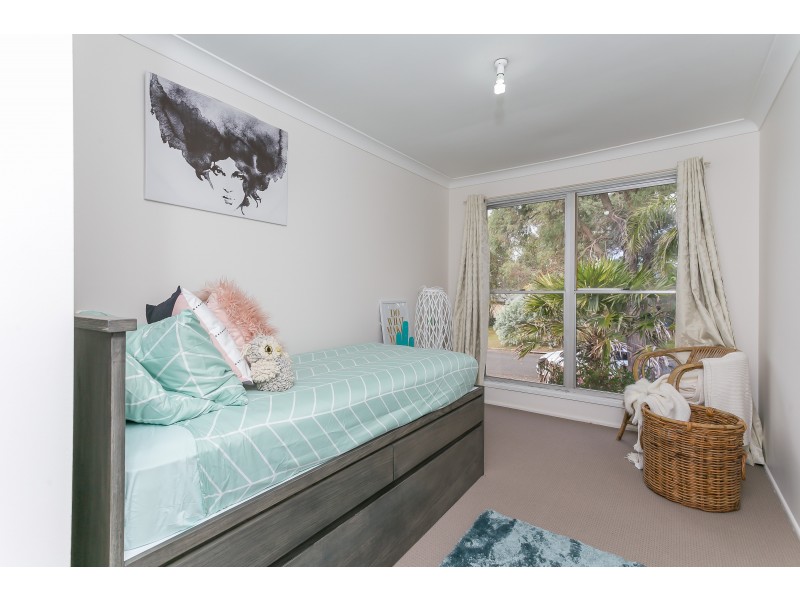 16 Stace Crescent, Tenambit NSW 2323