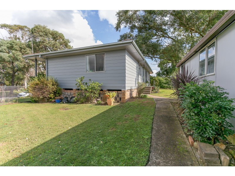 16 Stace Crescent, Tenambit NSW 2323
