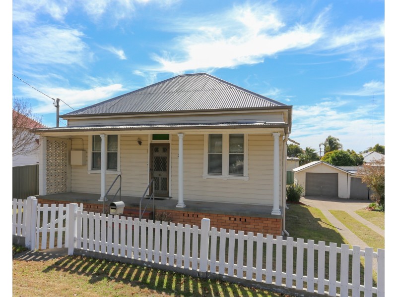 7 Third Street, Weston NSW 2326