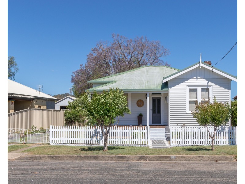20 Bent Street, Cessnock NSW 2325