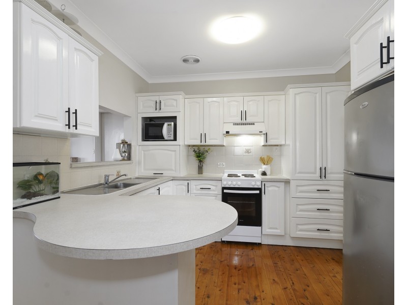 27 Redbill Drive, Woodberry NSW 2322