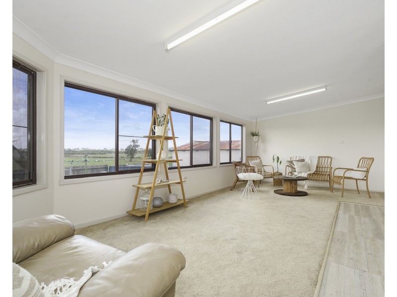 27 Redbill Drive, Woodberry NSW 2322