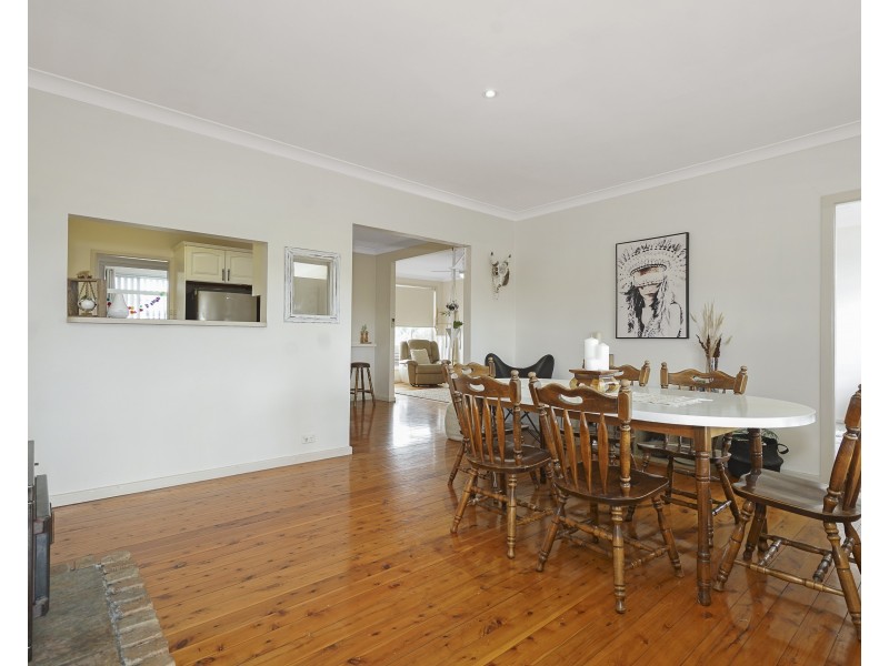 27 Redbill Drive, Woodberry NSW 2322