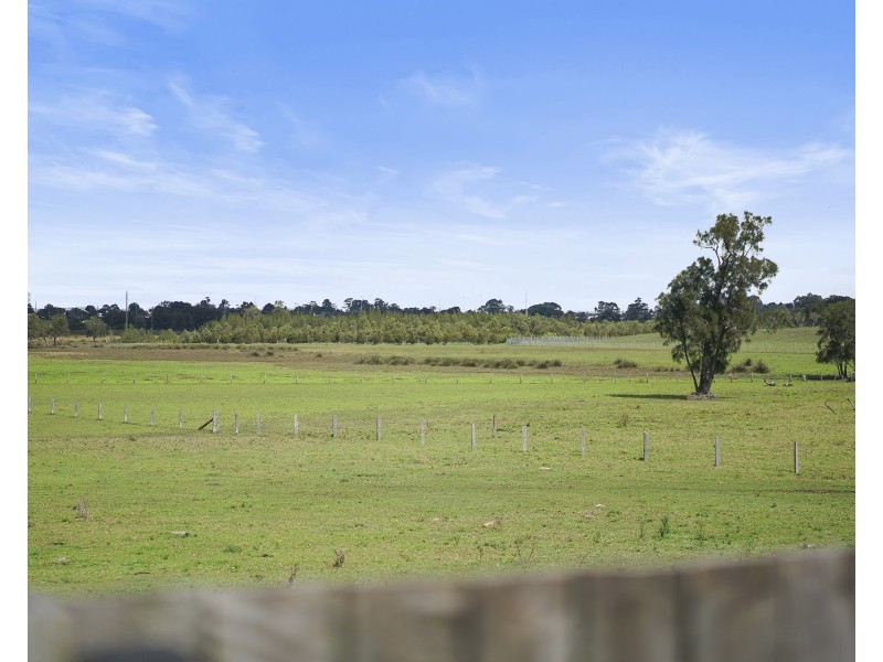 27 Redbill Drive, Woodberry NSW 2322