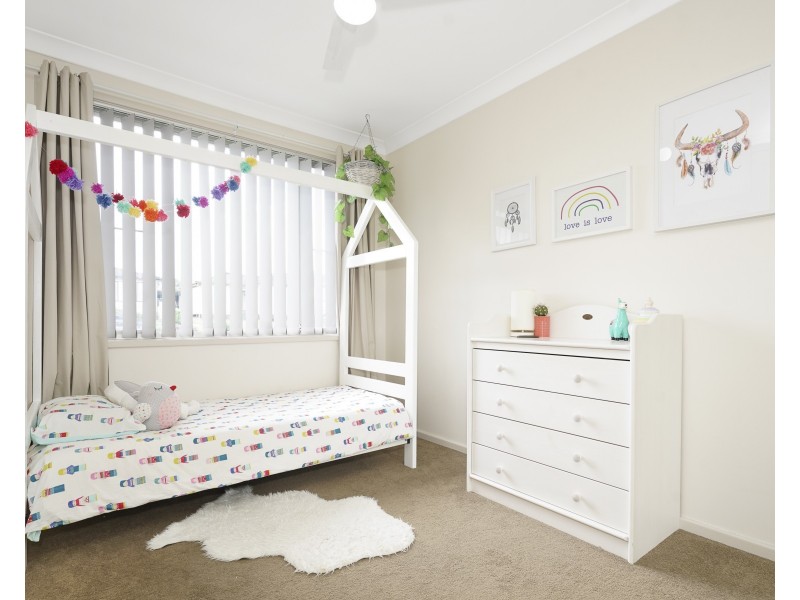 27 Redbill Drive, Woodberry NSW 2322